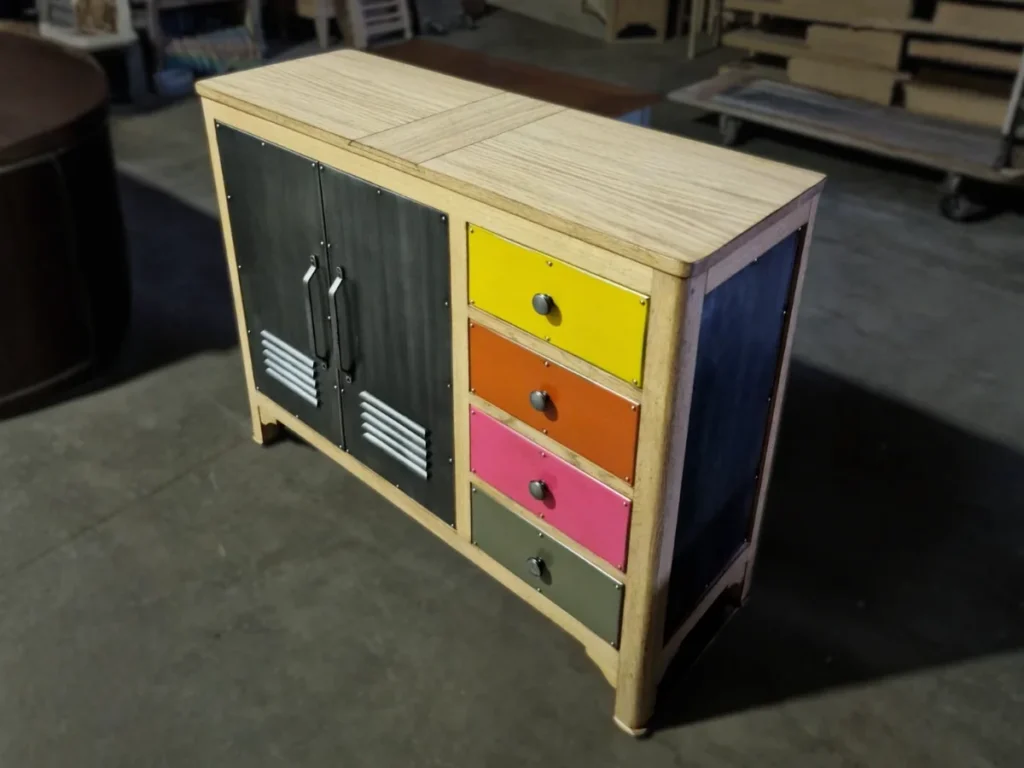 mueble-a-medida-de-con-cajones-coloridos